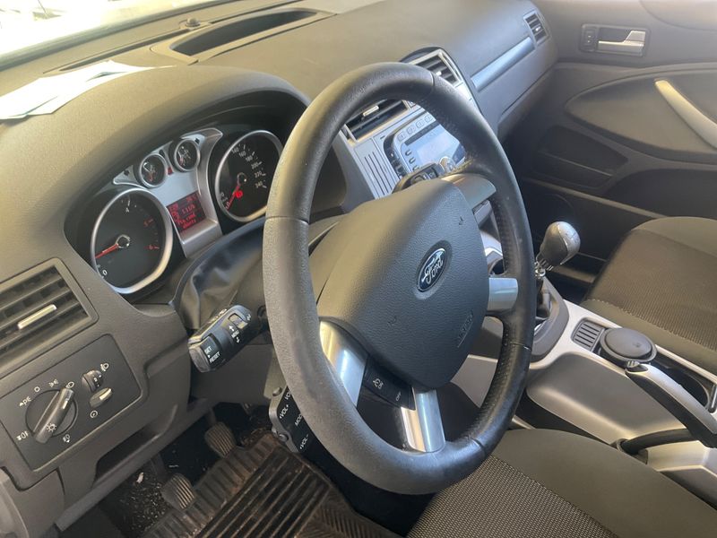 Ford Kuga 2.0 TDCi Trend 2010 – снимка 24