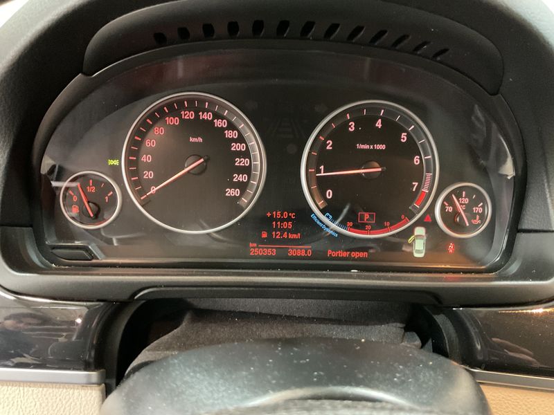 BMW 5er 520i 2012 – снимка 18