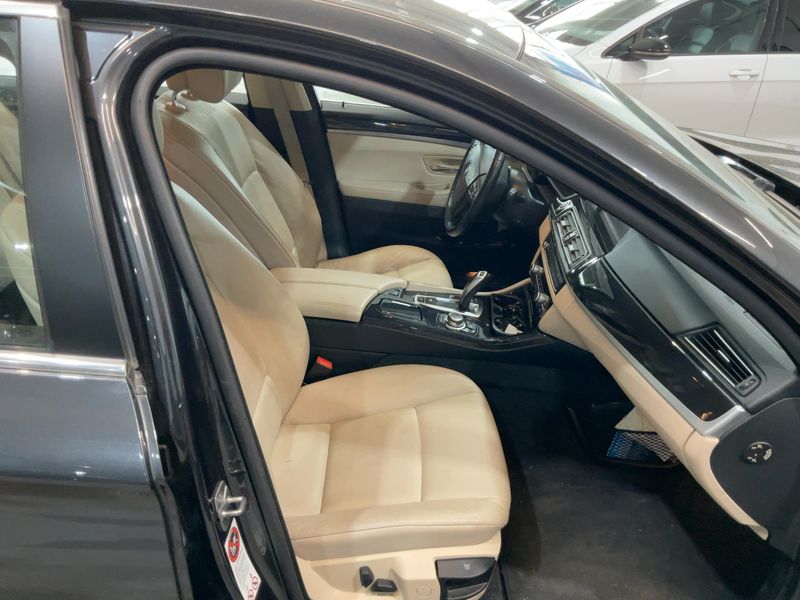 BMW 5er 520i 2012 – снимка 16
