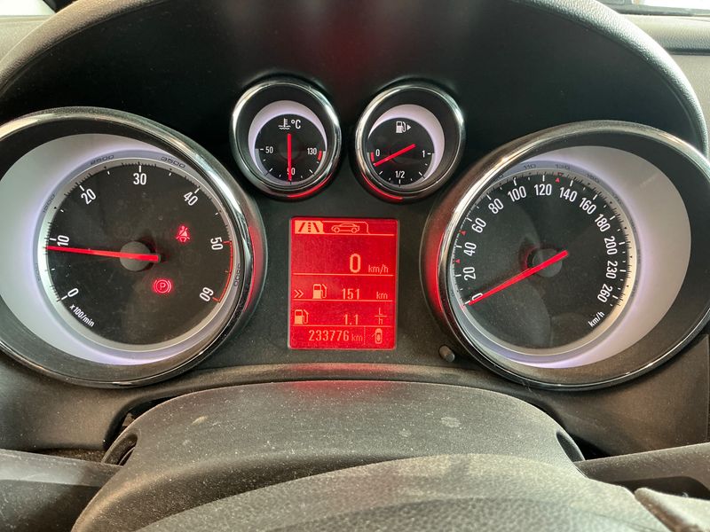 Opel Astra 1.7 CDTI Edition 2013 – снимка 4