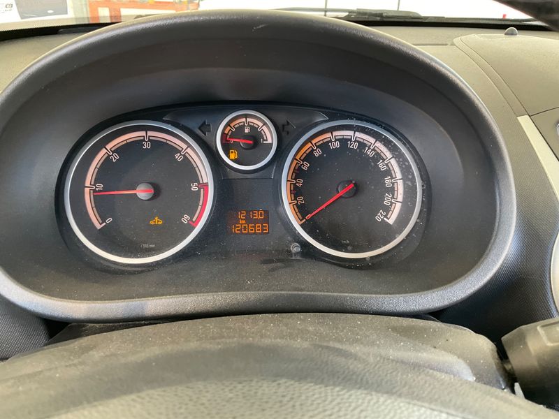 Opel Corsa 1.3 CDTI Elective 2012 – снимка 4