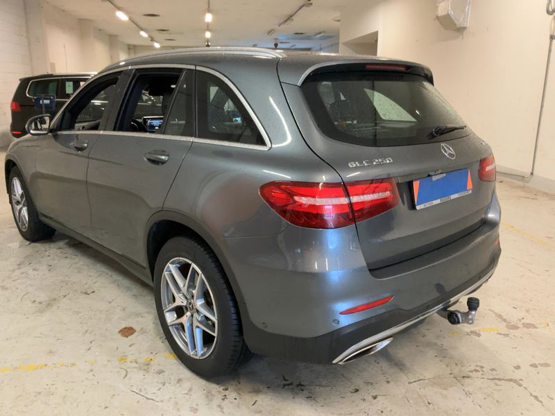 Mercedes-Benz GLC-Klasse GLC 250 4Matic AMG Line 2018 – снимка 6