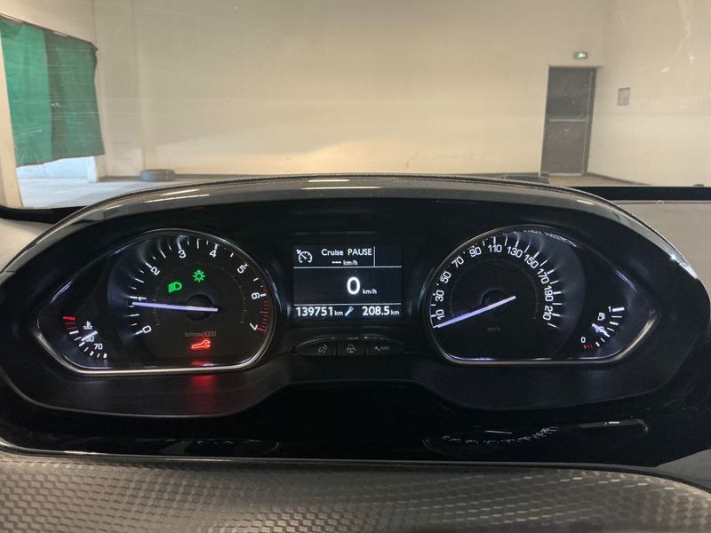 Peugeot 2008 1.2 PureTech Allure 2018 – снимка 18
