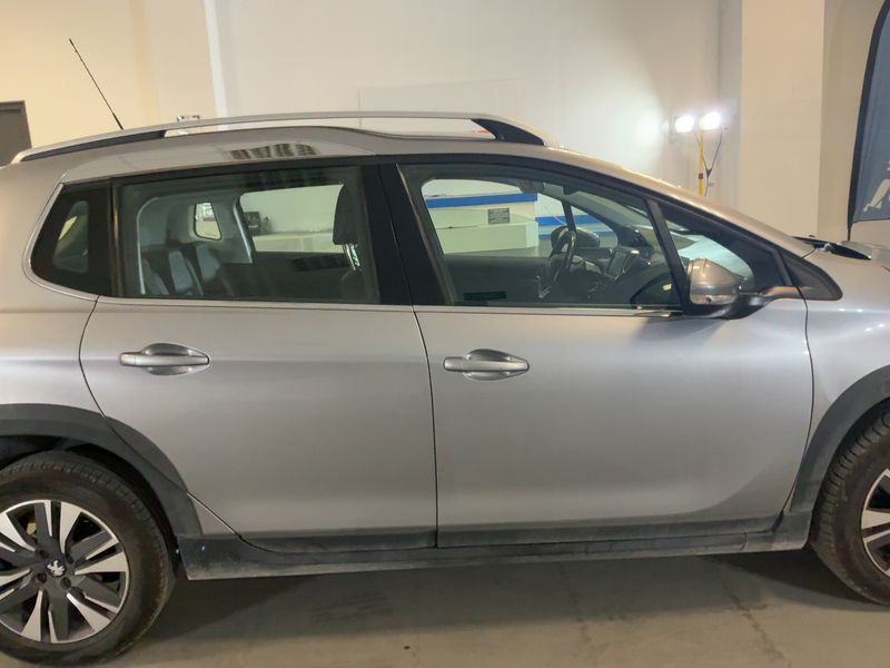 Peugeot 2008 1.2 PureTech Allure 2018 – снимка 10
