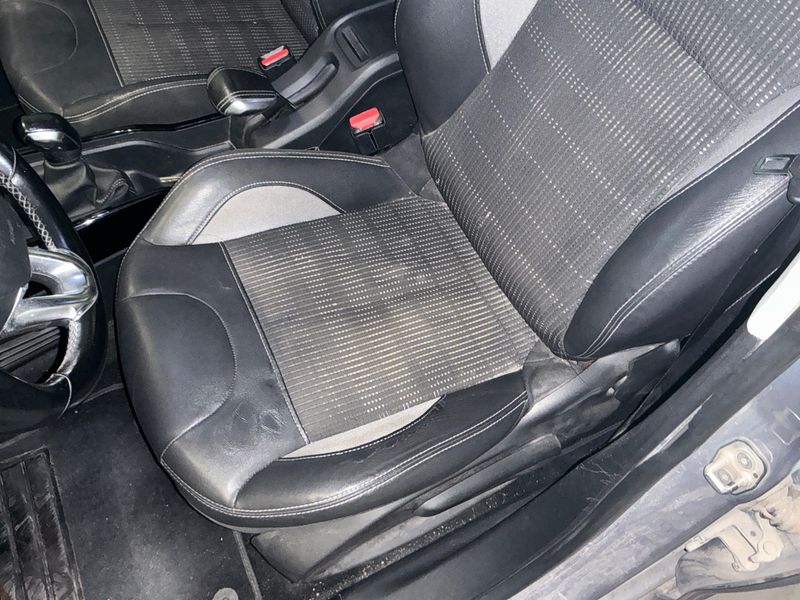 Peugeot 2008 1.2 PureTech Allure 2018 – снимка 29