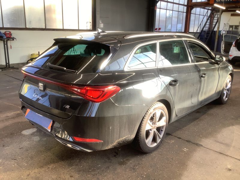 Seat Leon 1.5 eTSI ACT FR 2024 – снимка 8