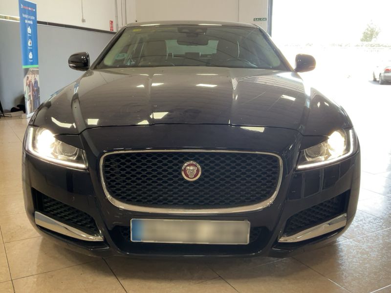 Jaguar XF 20d British Design Edition AWD 2016 – снимка 14