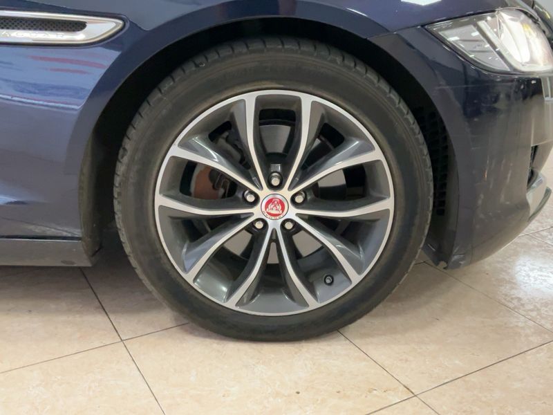 Jaguar XF 20d British Design Edition AWD 2016 – снимка 11
