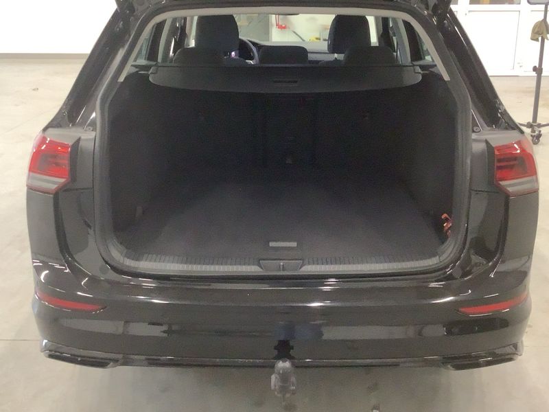 Volkswagen Golf VIII 2.0 TDI Life 2024 – снимка 15