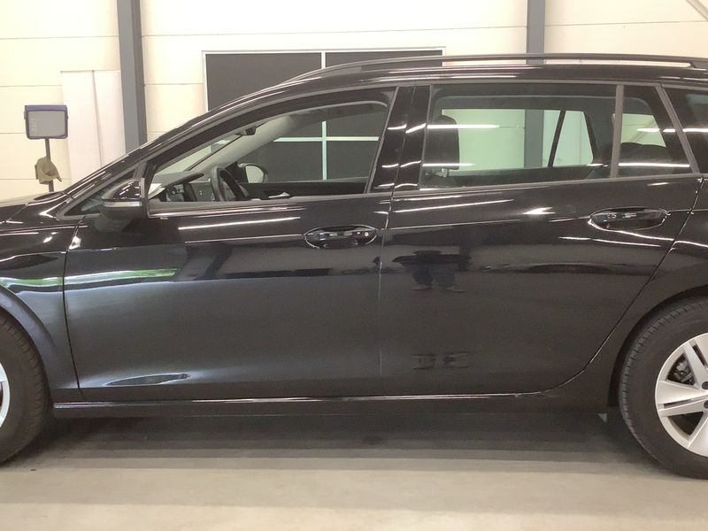 Volkswagen Golf VIII 2.0 TDI Life 2024 – снимка на щета 4