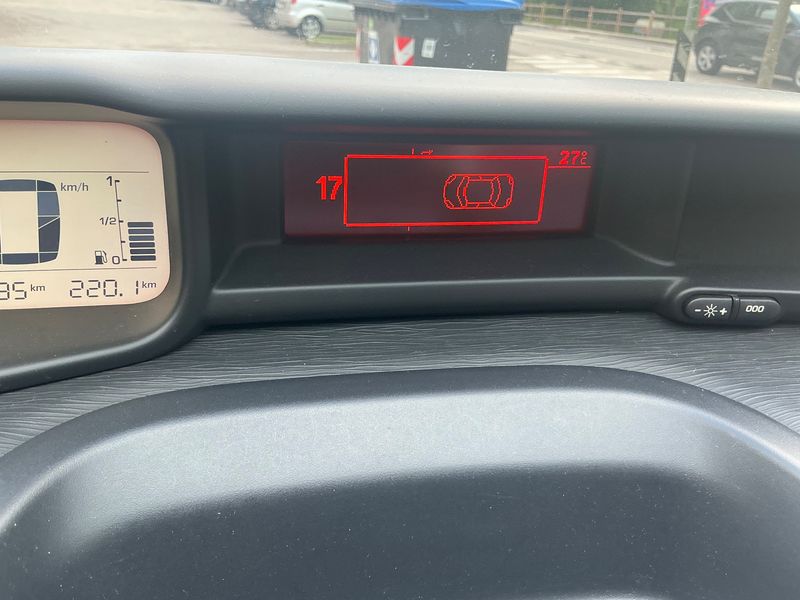 Citroen C3 Picasso 1.6 Blue-HDi Feel Edition 2017 – снимка 18