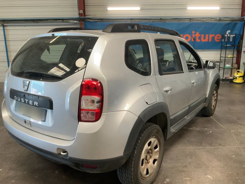 Dacia Duster 1.5 dCi Laureate 4x2 2015 – снимка 8