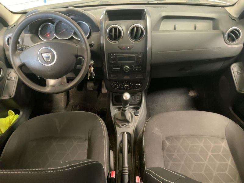 Dacia Duster 1.5 dCi Laureate 4x2 2015 – снимка 17