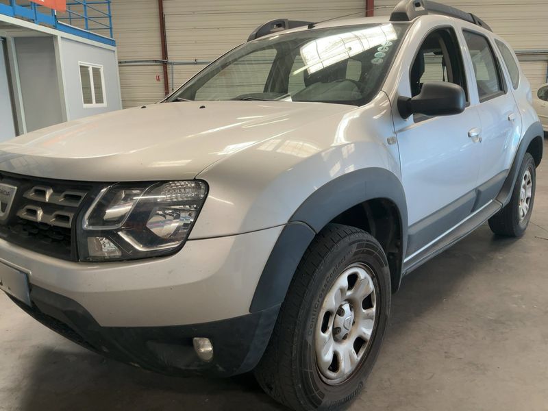 Dacia Duster 1.5 dCi Laureate 4x2 2015 – снимка 2
