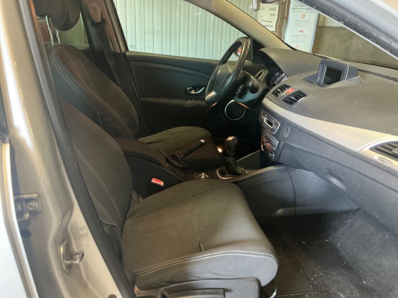 Renault Megane 1.5 dCi Dynamique 2011 – снимка 3
