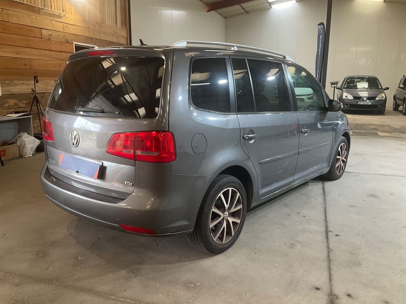 Volkswagen Touran 1.6 TDI Comfortline 2010 – снимка 2