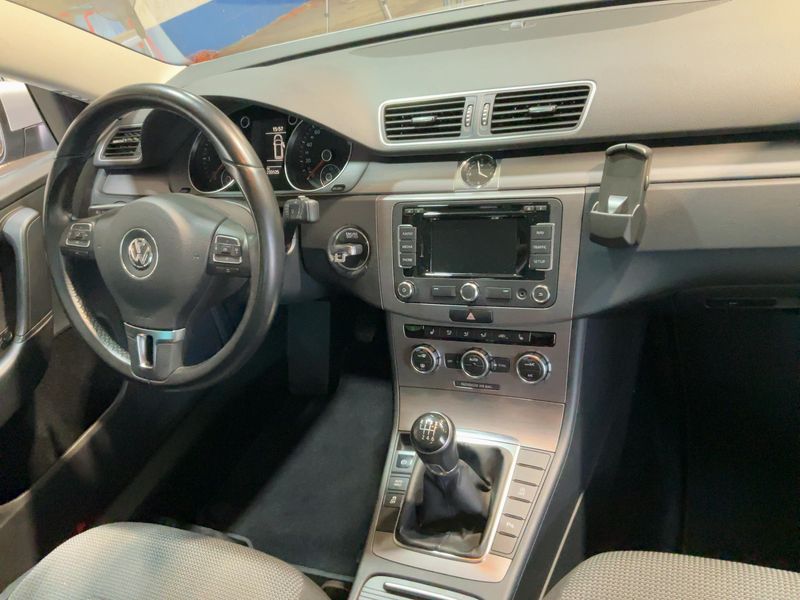 Volkswagen Passat 2.0 TDI Comfortline BlueMotion Tech 2014 – снимка 18
