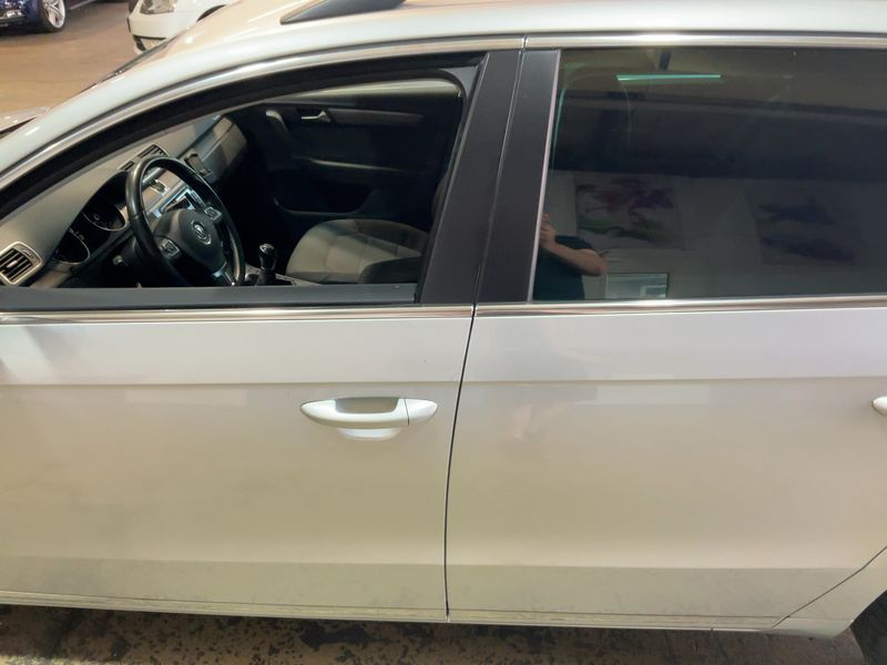 Volkswagen Passat 2.0 TDI Comfortline BlueMotion Tech 2014 – снимка 4