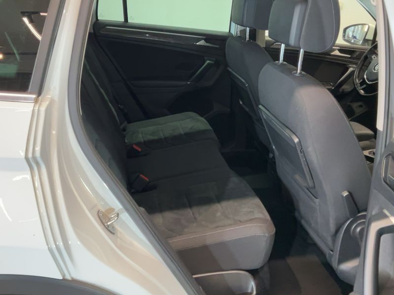 Volkswagen Tiguan 2.0 TDI Highline 4Motion BlueMotion Tech 2018 – снимка 19