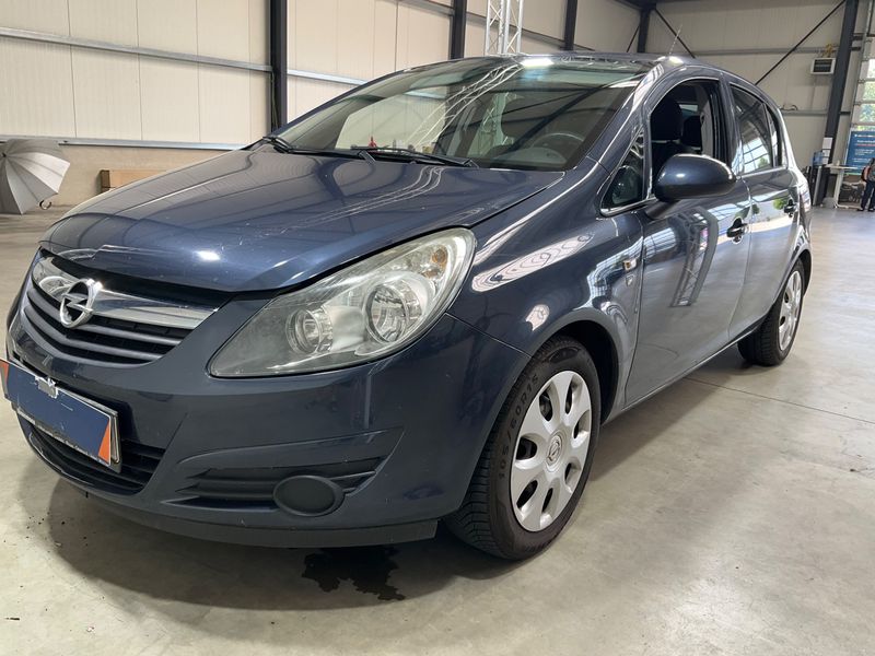 Opel Corsa 1.4 Edition "111 Jahre" 2010 – снимка 1