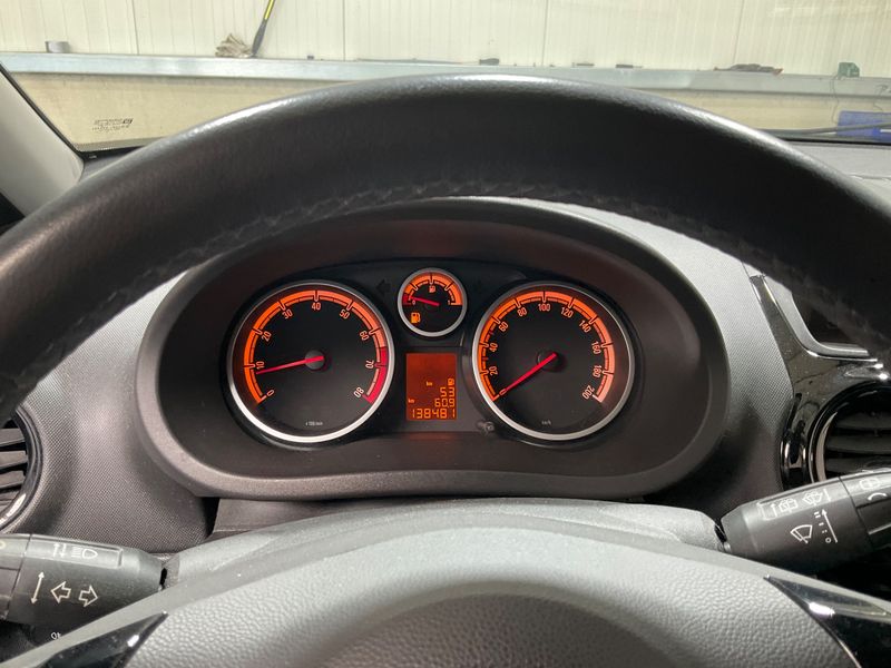 Opel Corsa 1.4 Edition "111 Jahre" 2010 – снимка 4