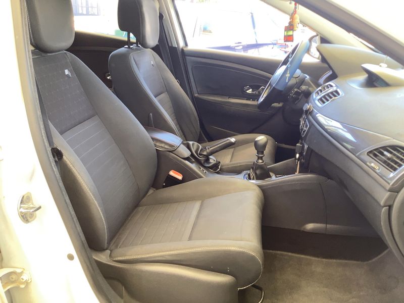 Renault Megane 1.5 dCi Limited 2015 – снимка 16