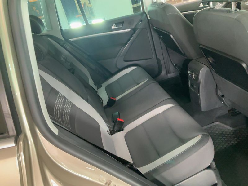 Volkswagen Tiguan 1.4 TSI Life BlueMotion Tech 2013 – снимка 19