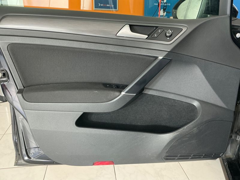 Volkswagen Golf VII 1.6 TDI Comfortline BlueMotion Tech 2017 – снимка 36