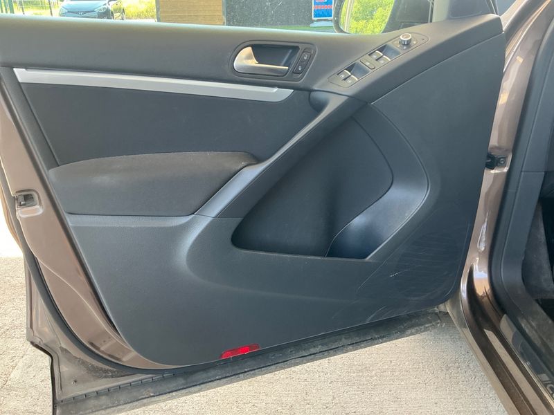 Volkswagen Tiguan 2.0 TDI Cup 4Motion BlueMotion Tech 2014 – снимка 25