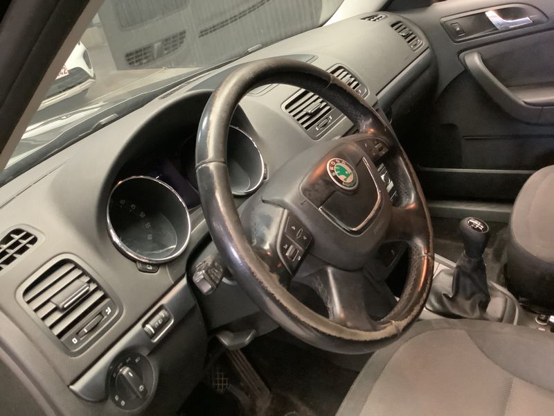 Skoda Yeti 2.0 TDI Ambition 2012 – снимка 30