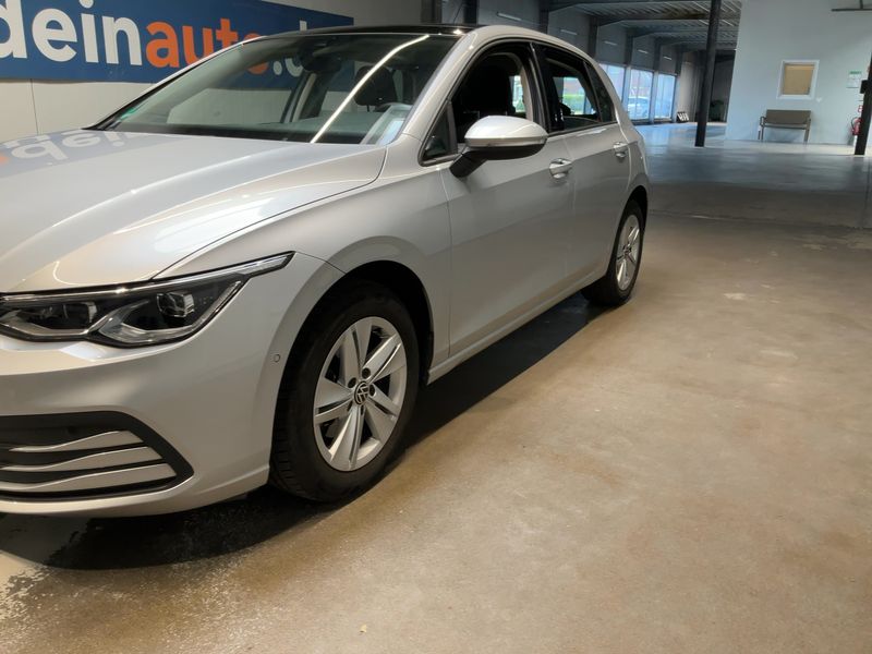 Volkswagen Golf VIII 2.0 TDI Life 2022 – снимка 2