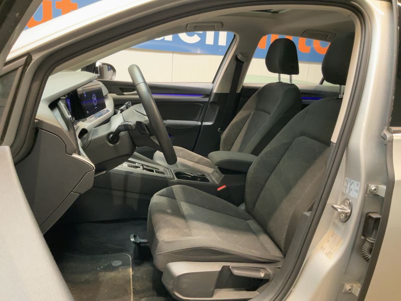 Volkswagen Golf VIII 2.0 TDI Life 2022 – снимка 16