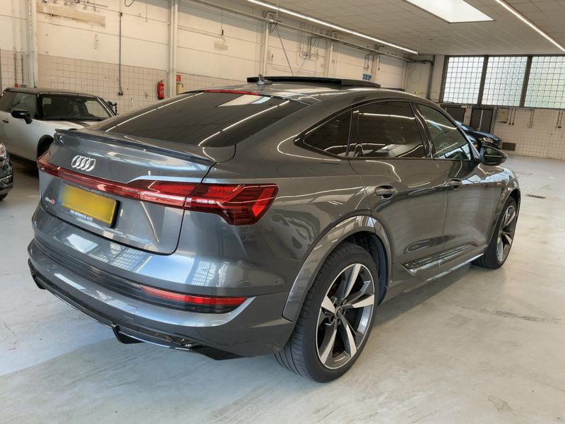 Audi e-tron Sportback e-tron S quattro 2020 – снимка 8