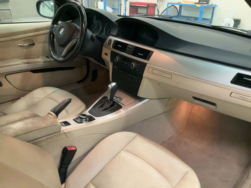 BMW 3er 325d 2010 – снимка 17
