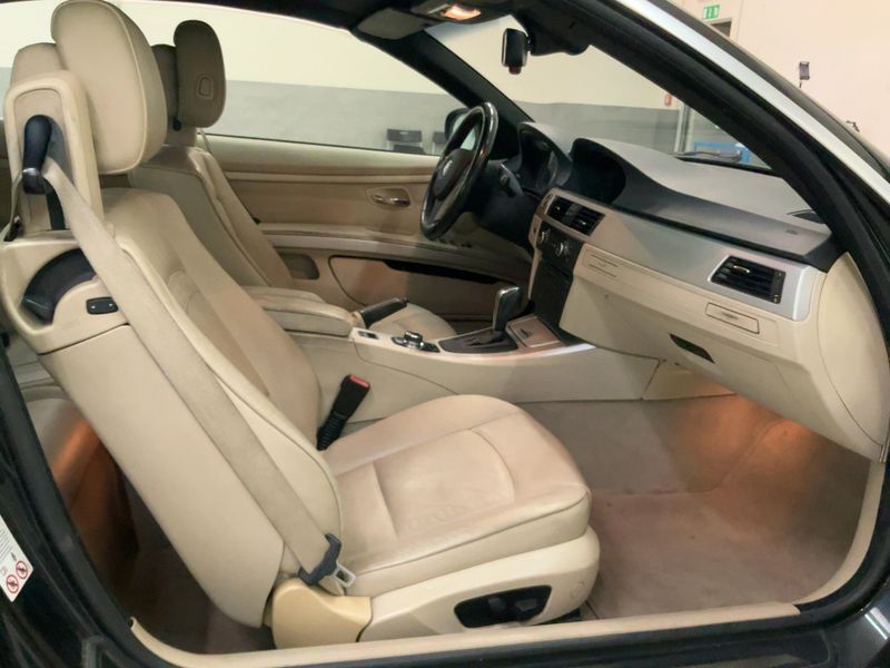 BMW 3er 325d 2010 – снимка 16