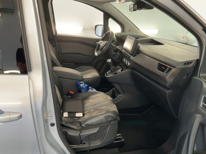 Renault Kangoo 1.3 TCe Techno 2023 – снимка 17
