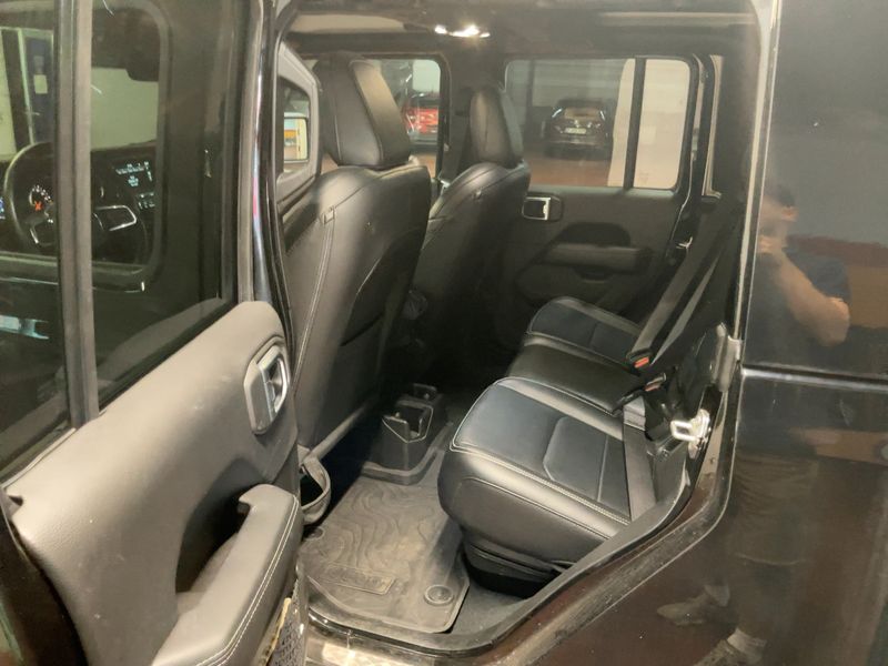 Jeep Gladiator 3.0 CRD Overland 4WD 2022 – снимка 19