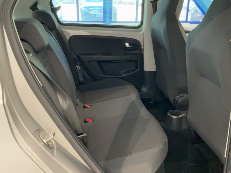 Volkswagen up! 1.0 High up! 2014 – снимка 20