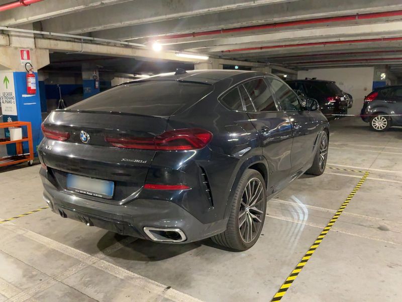 BMW X6 xDrive 30d Mild-Hybrid M Sport 2022 – снимка на щета