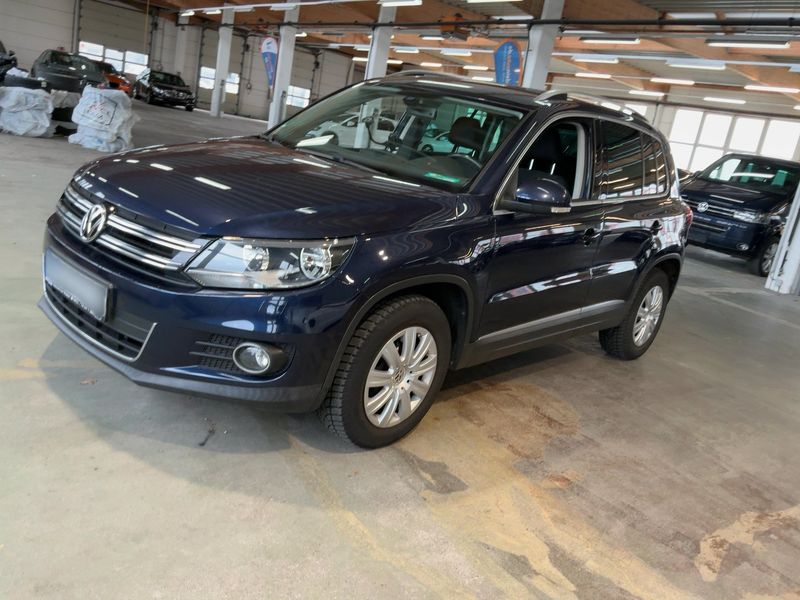 Volkswagen Tiguan 1.4 TSI Sport & Style BlueMotion Tech 2015 – снимка 2