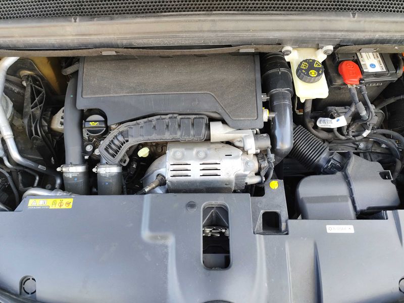 Citroen C4 Grand Spacetourer 1.2 PureTech C-Series 2021 – снимка 8