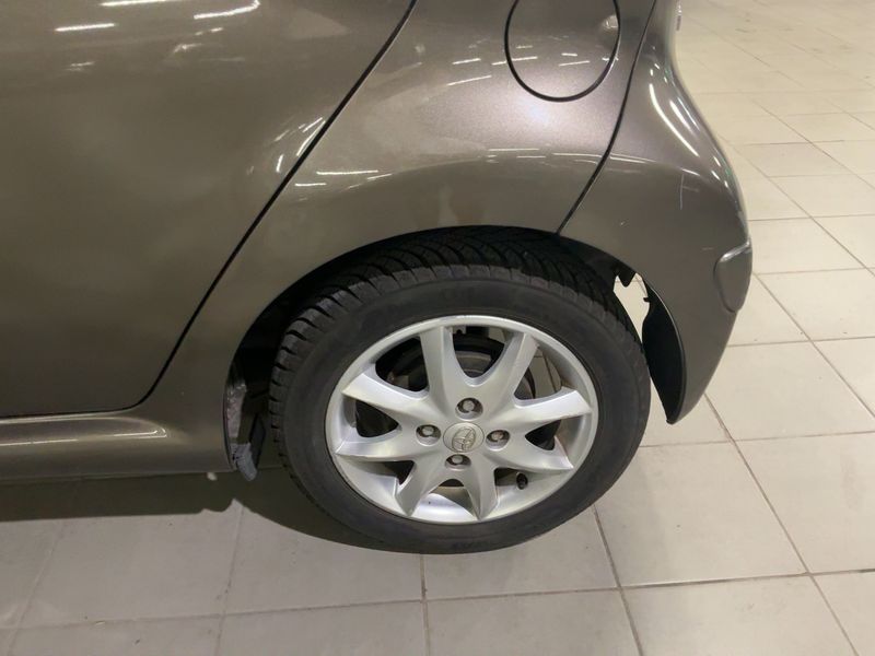 Toyota Aygo 1.0 VVT-i Dynamic 2014 – снимка 5