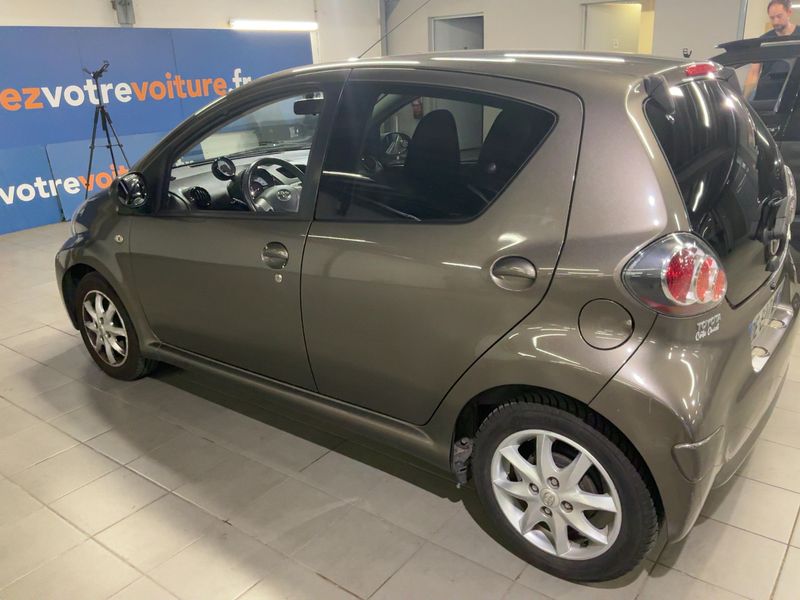 Toyota Aygo 1.0 VVT-i Dynamic 2014 – снимка 6