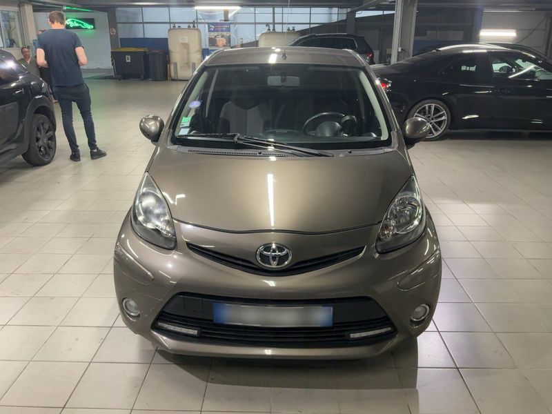 Toyota Aygo 1.0 VVT-i Dynamic 2014 – снимка 14