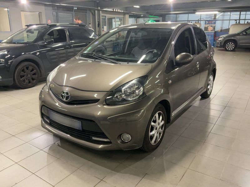 Toyota Aygo 1.0 VVT-i Dynamic 2014 – снимка 1
