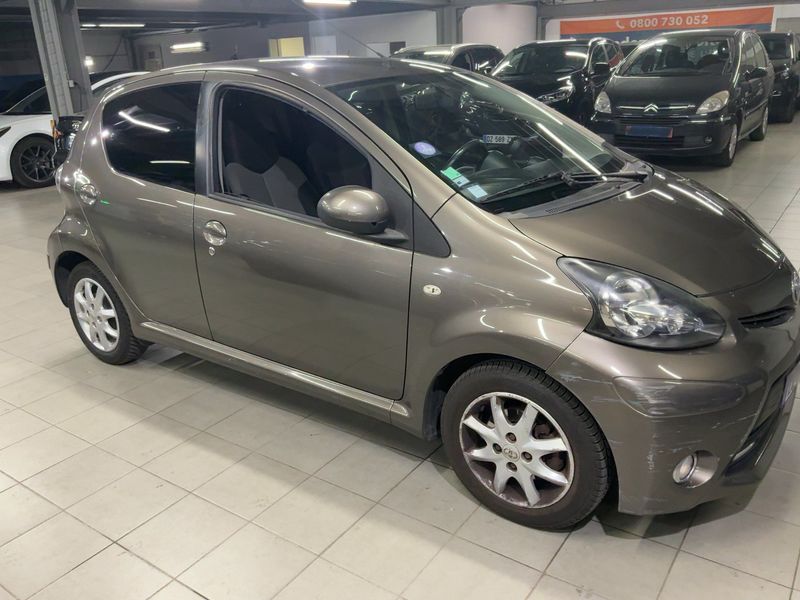 Toyota Aygo 1.0 VVT-i Dynamic 2014 – снимка 12