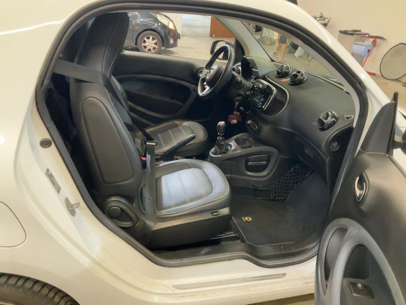 Smart fortwo 0.9 Turbo Basis Prime 2019 – снимка 16