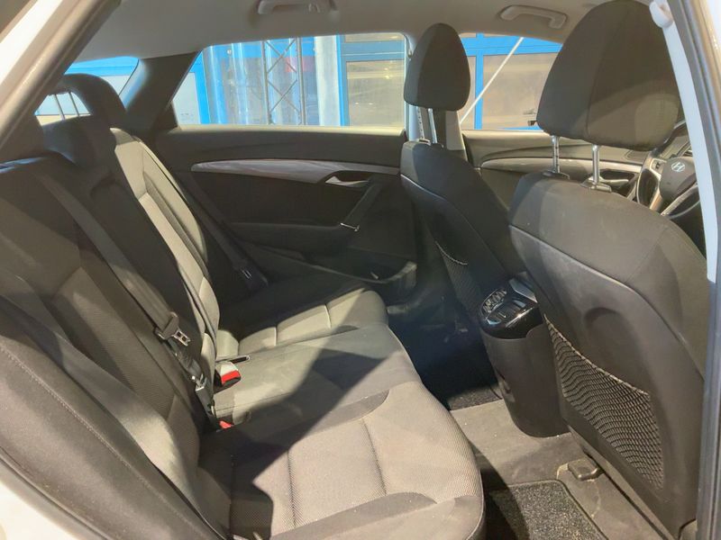 Hyundai i40 1.6 FIFA World Cup Edition 2015 – снимка 19