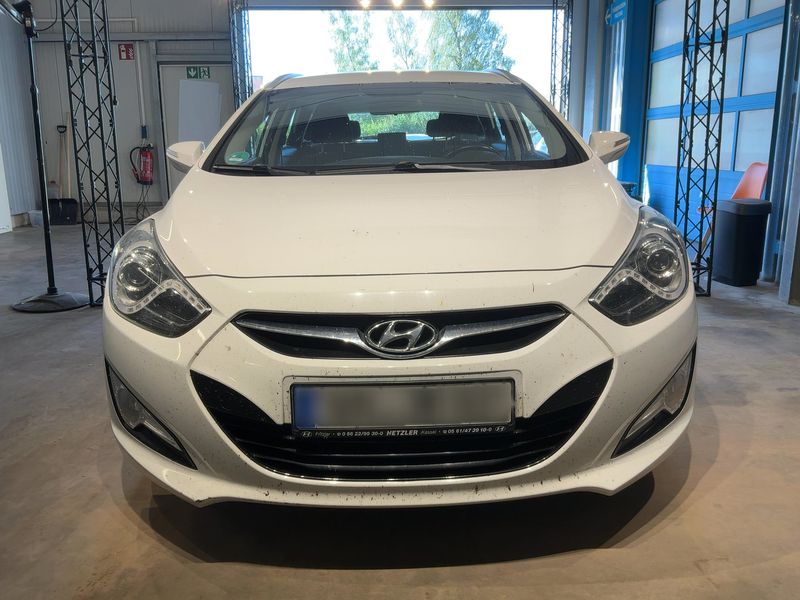 Hyundai i40 1.6 FIFA World Cup Edition 2015 – снимка 14