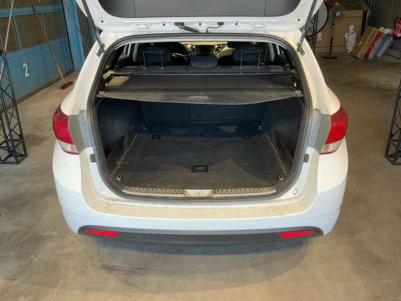 Hyundai i40 1.6 FIFA World Cup Edition 2015 – снимка 15